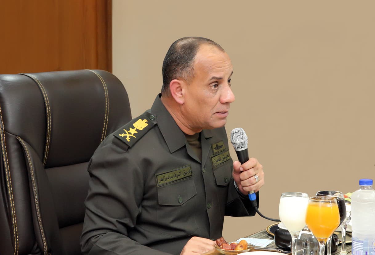 اجتماع وزير الدفاع المصري مع قادة الجيشين الثاني والثالث